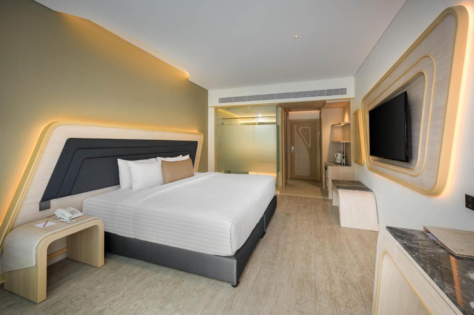 Amora Beach Resort Phuket Bangtau-part Kültér fotó