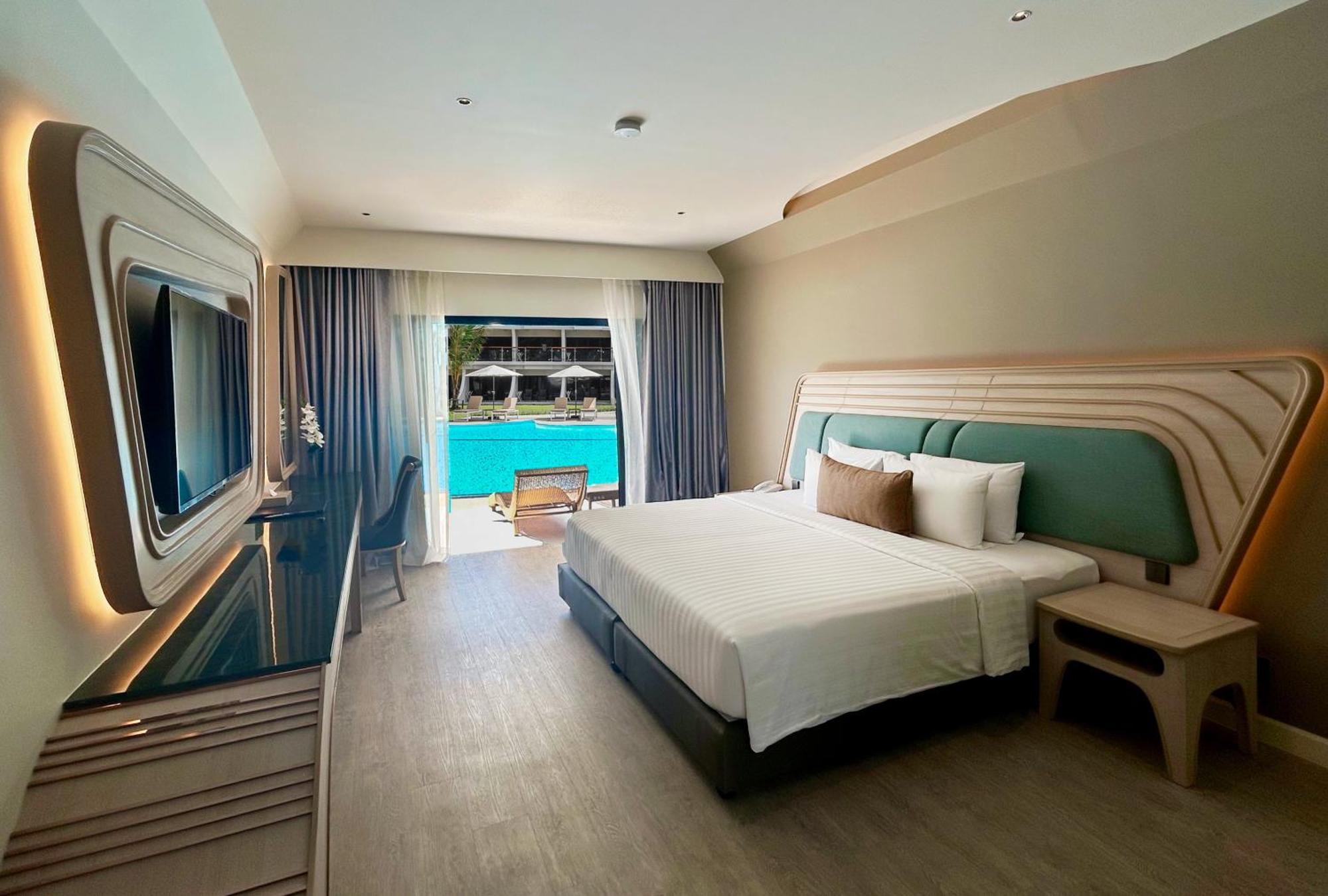 Amora Beach Resort Phuket Bangtau-part Kültér fotó