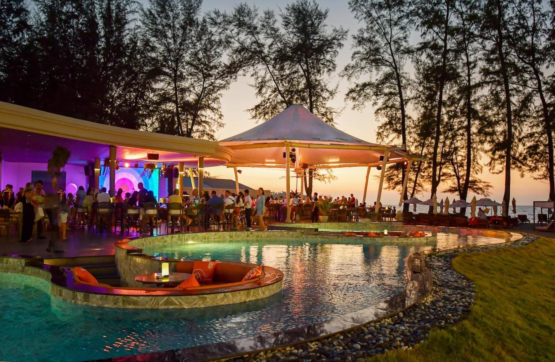 Amora Beach Resort Phuket Bangtau-part Kültér fotó